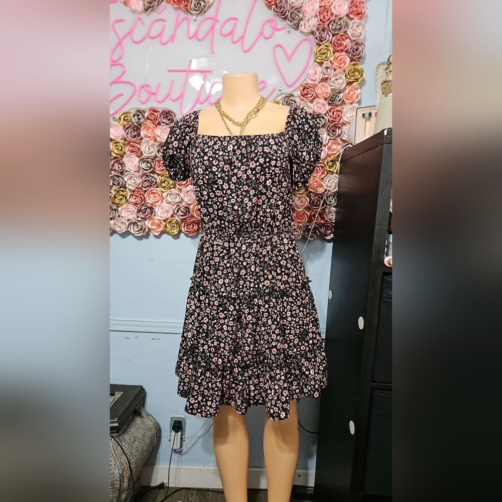 Square-Neck Puff-Sleeve Tiered Midi Dress - Black with Pink Floral